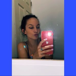 Meet your Posher, Mallory